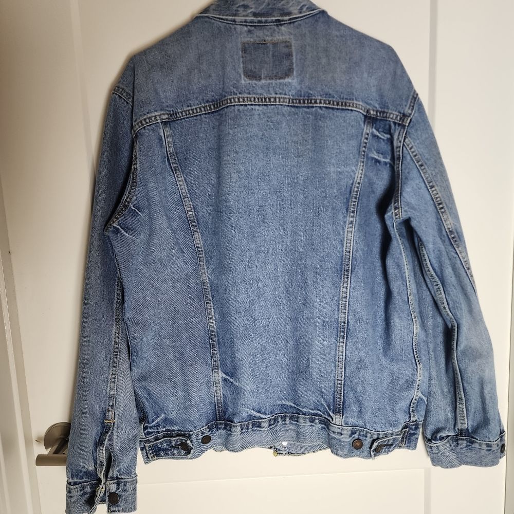 Levi's Vintage Light Blue Denim Jean Jacket - Picture 5 of 10